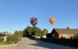 Flere gange i løbet af året er luftballoner startet fra Suså Skolens idrætsplads
Her ses luftballonerne over Stendyssevej/Vibevej i Glumsø
